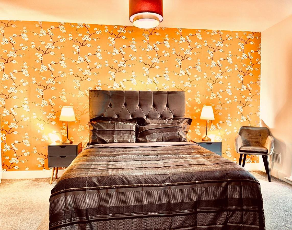 Modern Townhouse, Sleeps 4 With Parking Leilighet Wakefield Eksteriør bilde